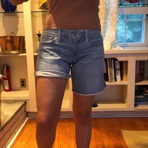 Boyfriend shorts that can easily be rolled